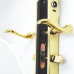 SALTO E2021085LPA Compact Ibutton RW Handle & Turns Brass